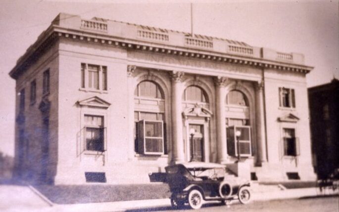 Art Center is in a federal building built in the early 20th century.